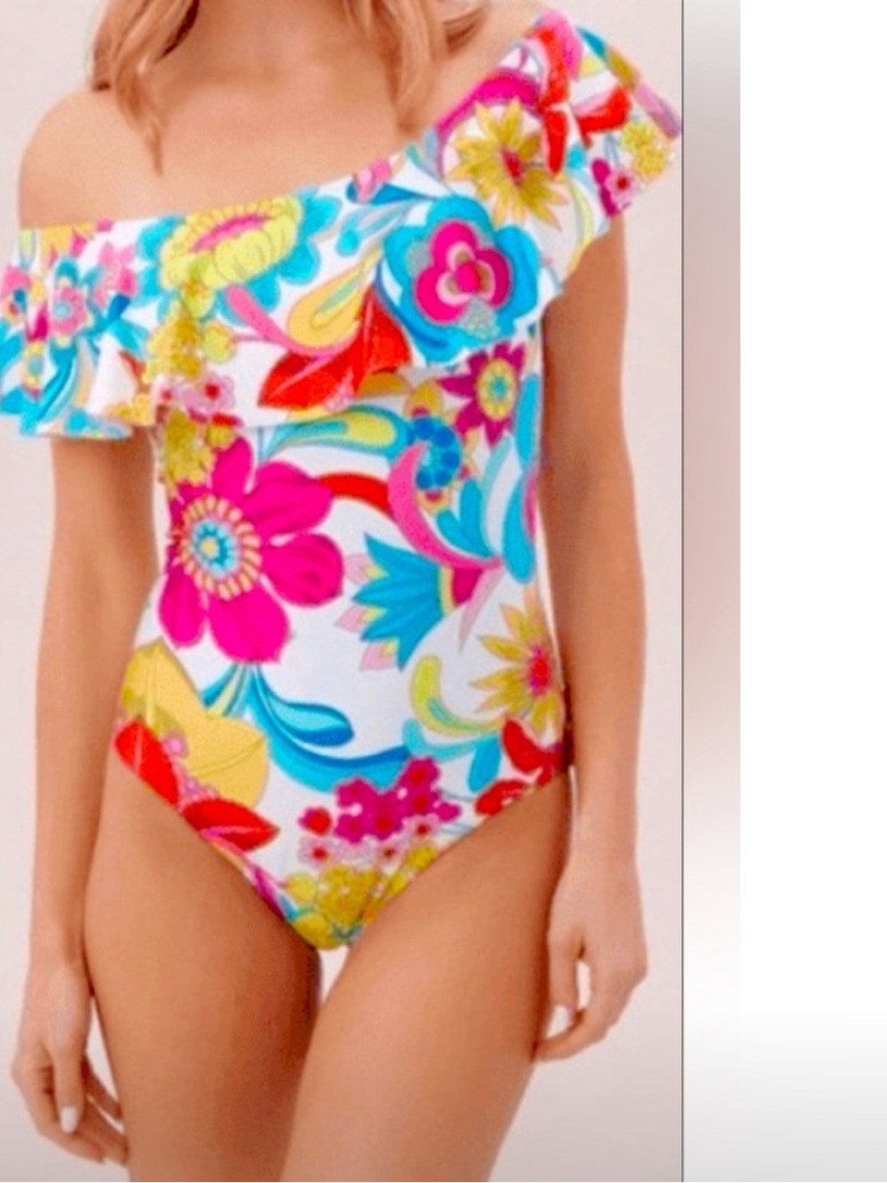 Trina Turk Fontaine Ruffle Bandeau
One Piece - Key West Swimwear size 10